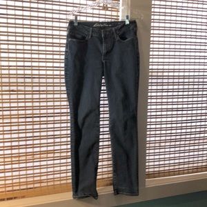 Eddie Bauer curvy fit straight leg